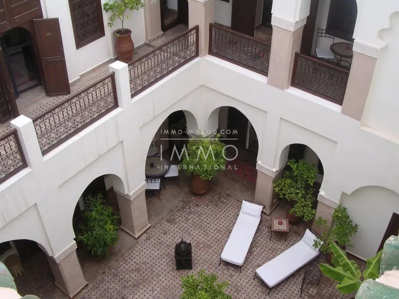 Joli riad maison d’hôtes, située à riad larousse marrakech-medina
