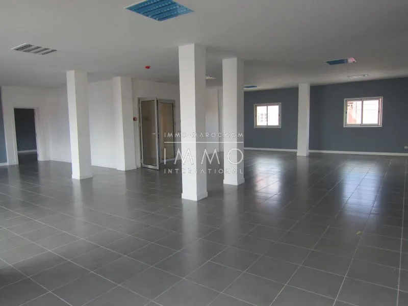 Plateaux-bureaux modernes de 220 m2