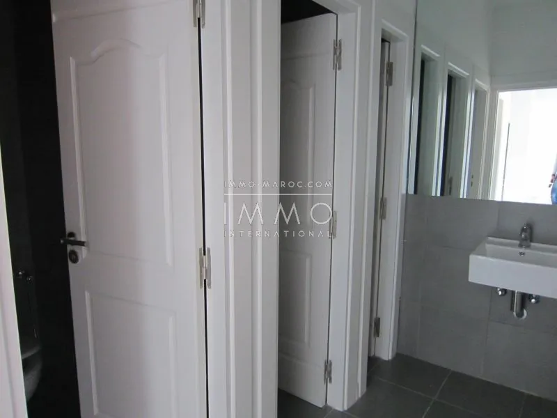 Plateaux-bureaux modernes de 220 m2