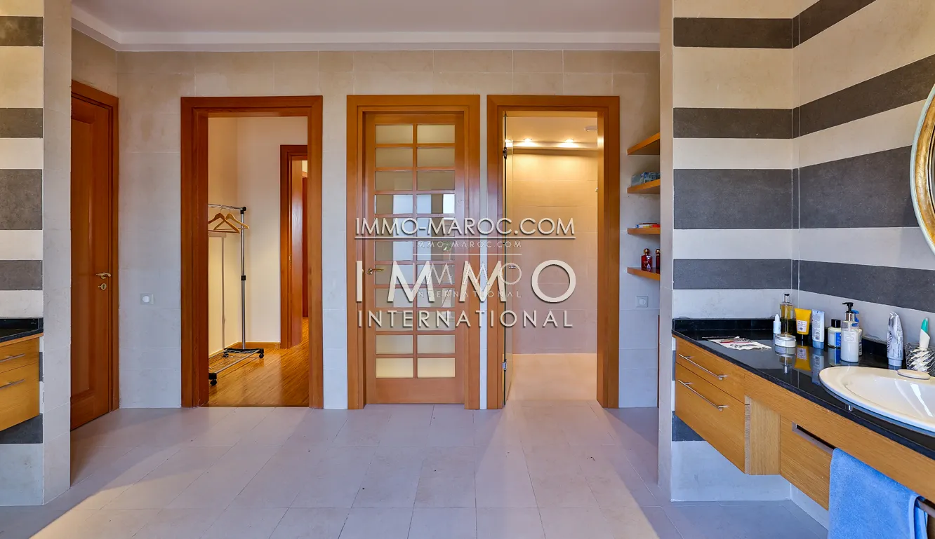 Luxueuse villa moderne sur golf