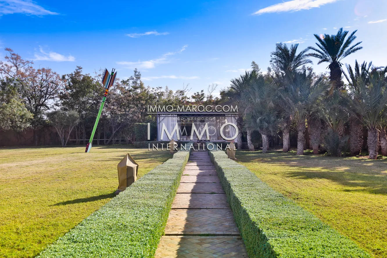 Trés belle propriété a la palmeraie de marrakech de style moderne et marocain
