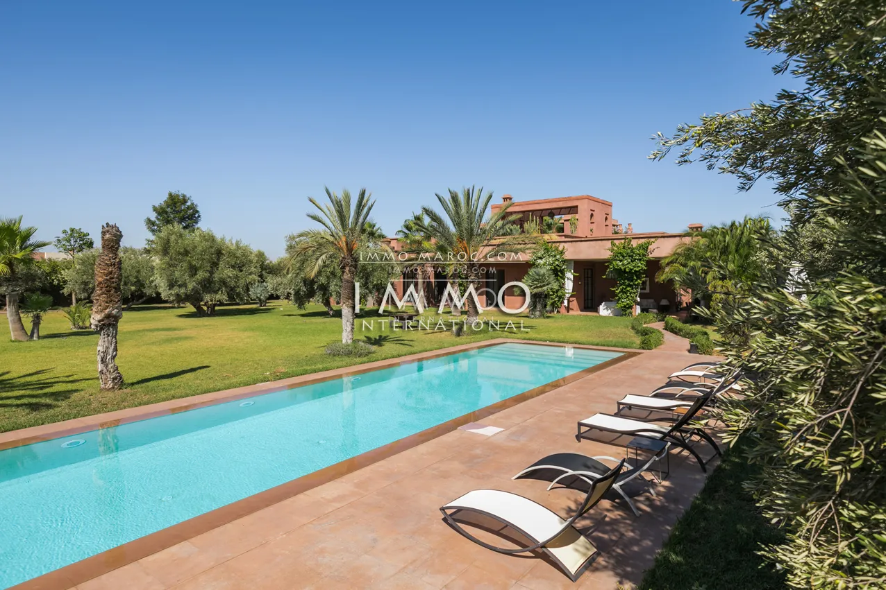 Très belle propriété a vendre sur un parc arboré d'oliviers centenaires d'un hectare