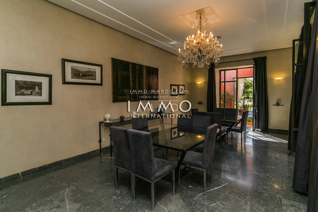 Très belle propriété a vendre sur un parc arboré d'oliviers centenaires d'un hectare