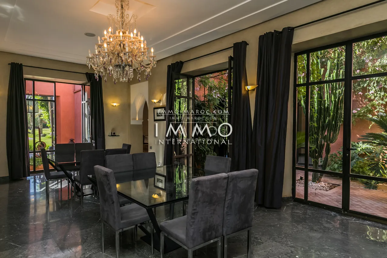 Très belle propriété a vendre sur un parc arboré d'oliviers centenaires d'un hectare