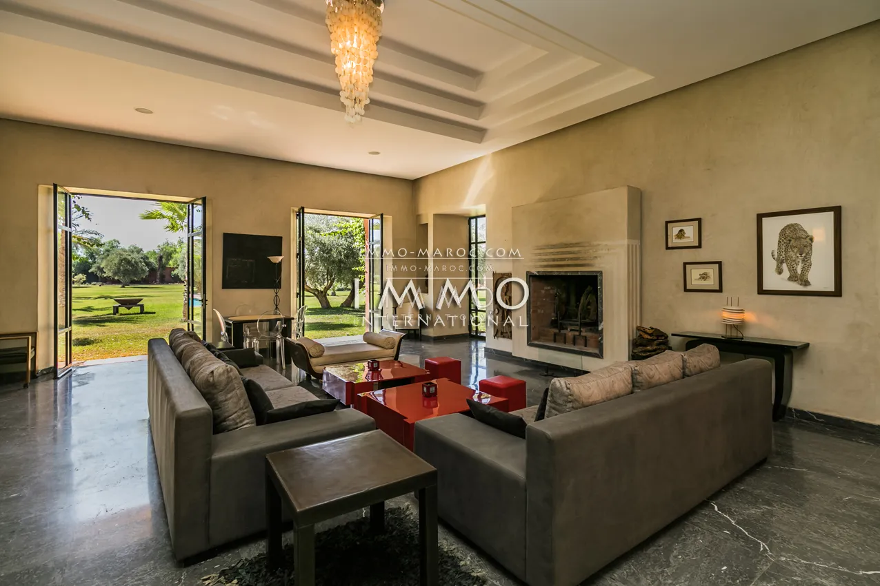 Très belle propriété a vendre sur un parc arboré d'oliviers centenaires d'un hectare