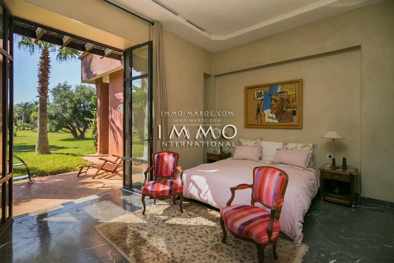 Très belle propriété a vendre sur un parc arboré d'oliviers centenaires d'un hectare