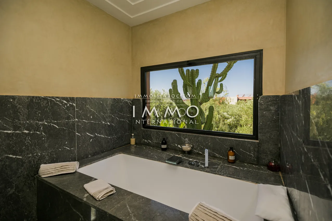 Très belle propriété a vendre sur un parc arboré d'oliviers centenaires d'un hectare