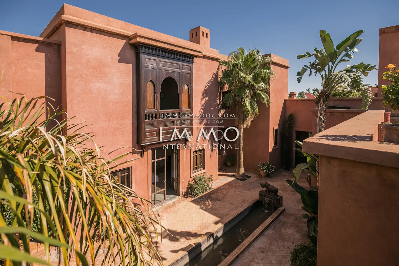 Très belle propriété a vendre sur un parc arboré d'oliviers centenaires d'un hectare