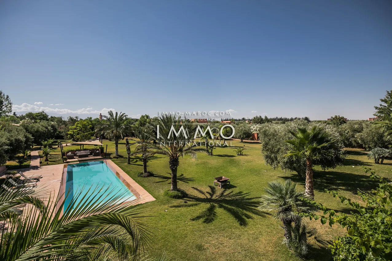 Très belle propriété a vendre sur un parc arboré d'oliviers centenaires d'un hectare