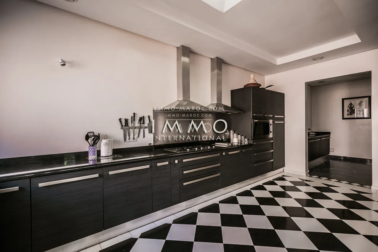 Très belle propriété a vendre sur un parc arboré d'oliviers centenaires d'un hectare