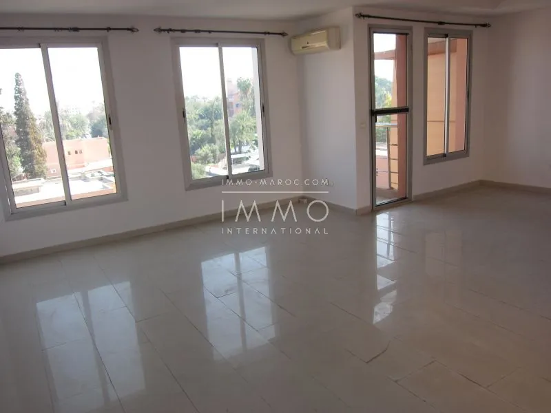 Bureau idealement situé dans le quartier de gueliz .