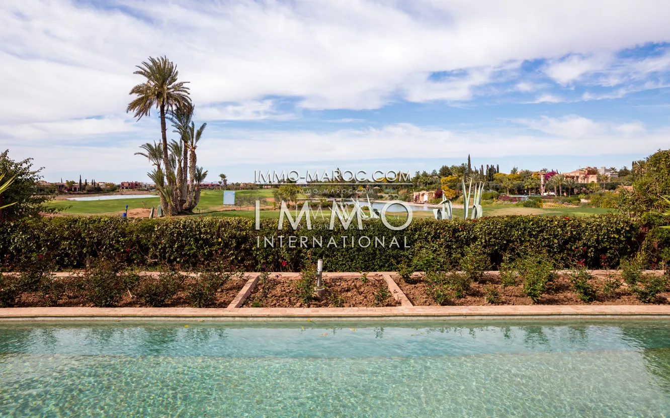 Magnifique villa avec 2 piscines en première ligne du golf d'amelkis - marrakech