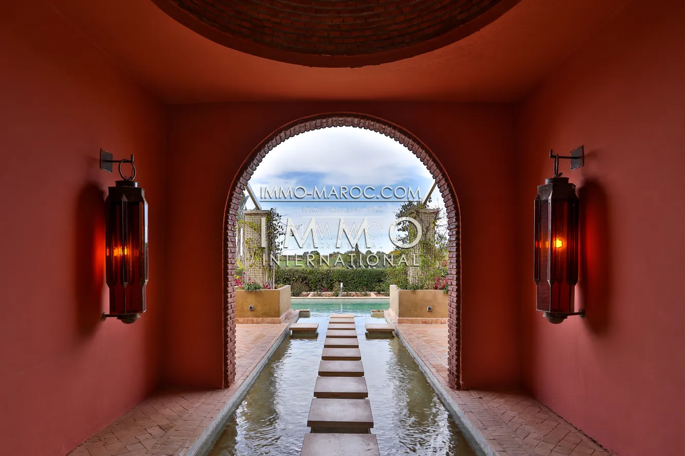 Magnifique villa avec 2 piscines en première ligne du golf d'amelkis - marrakech