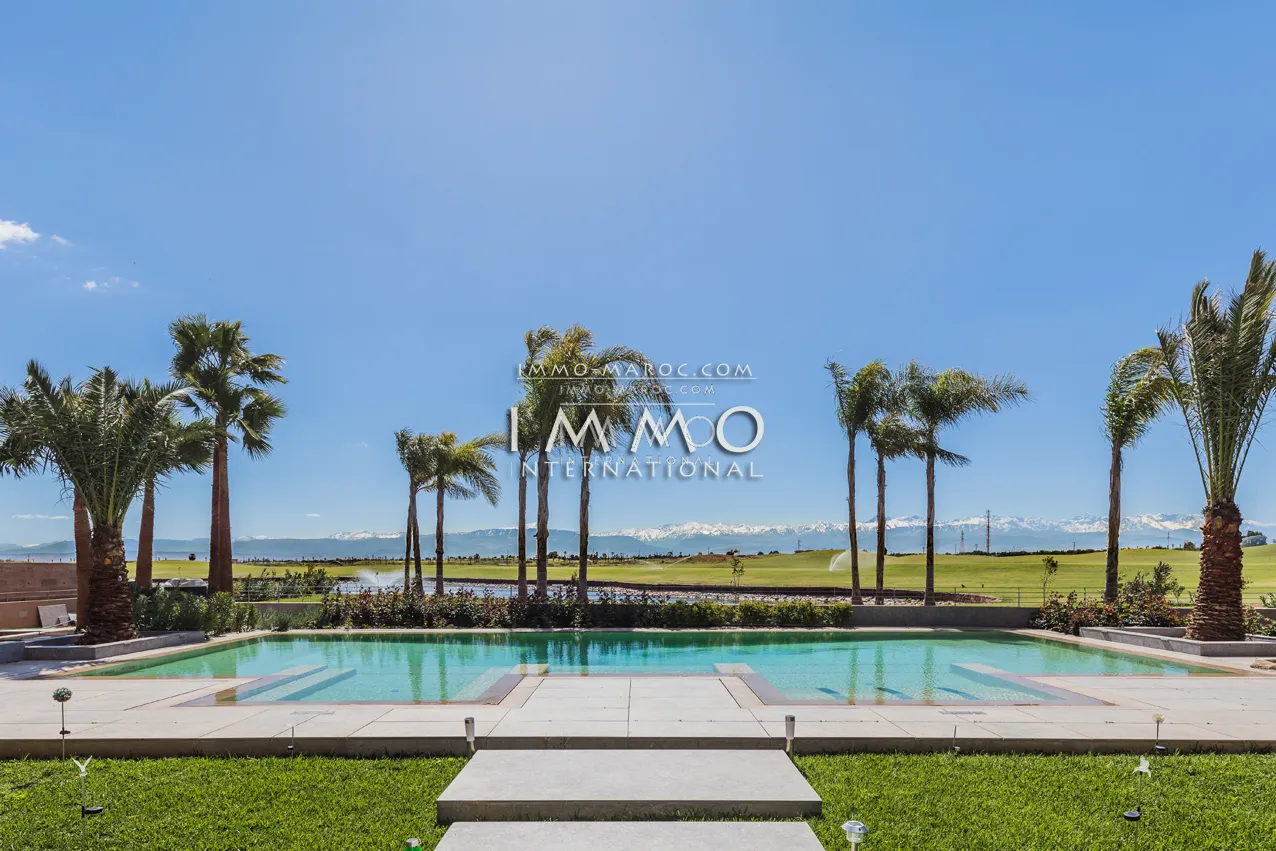 Impressionnante première ligne de golf a vendre