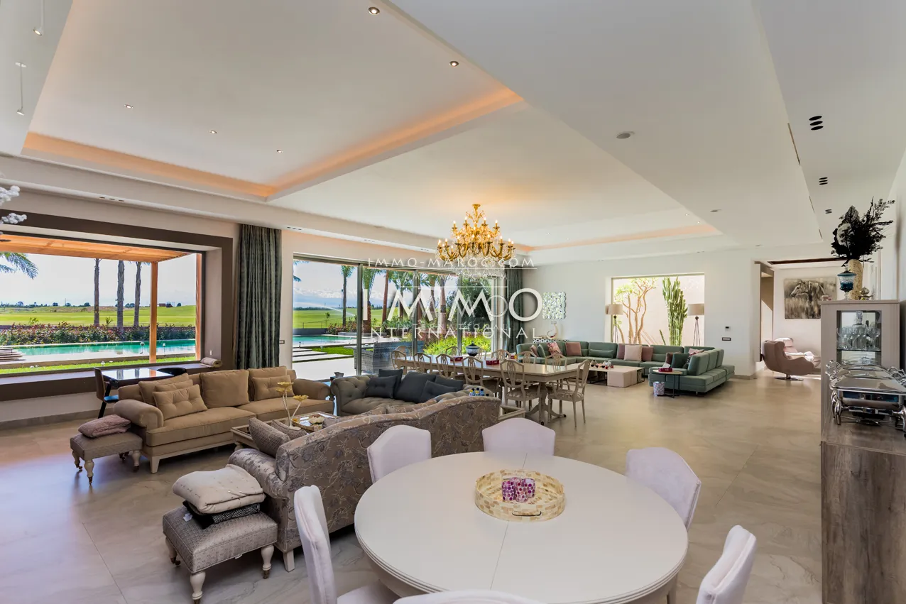 Impressionnante première ligne de golf a vendre