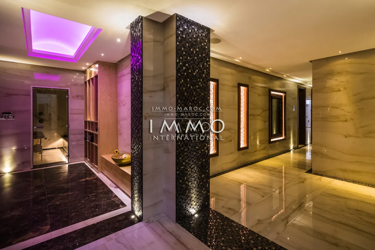 Impressionnante première ligne de golf a vendre