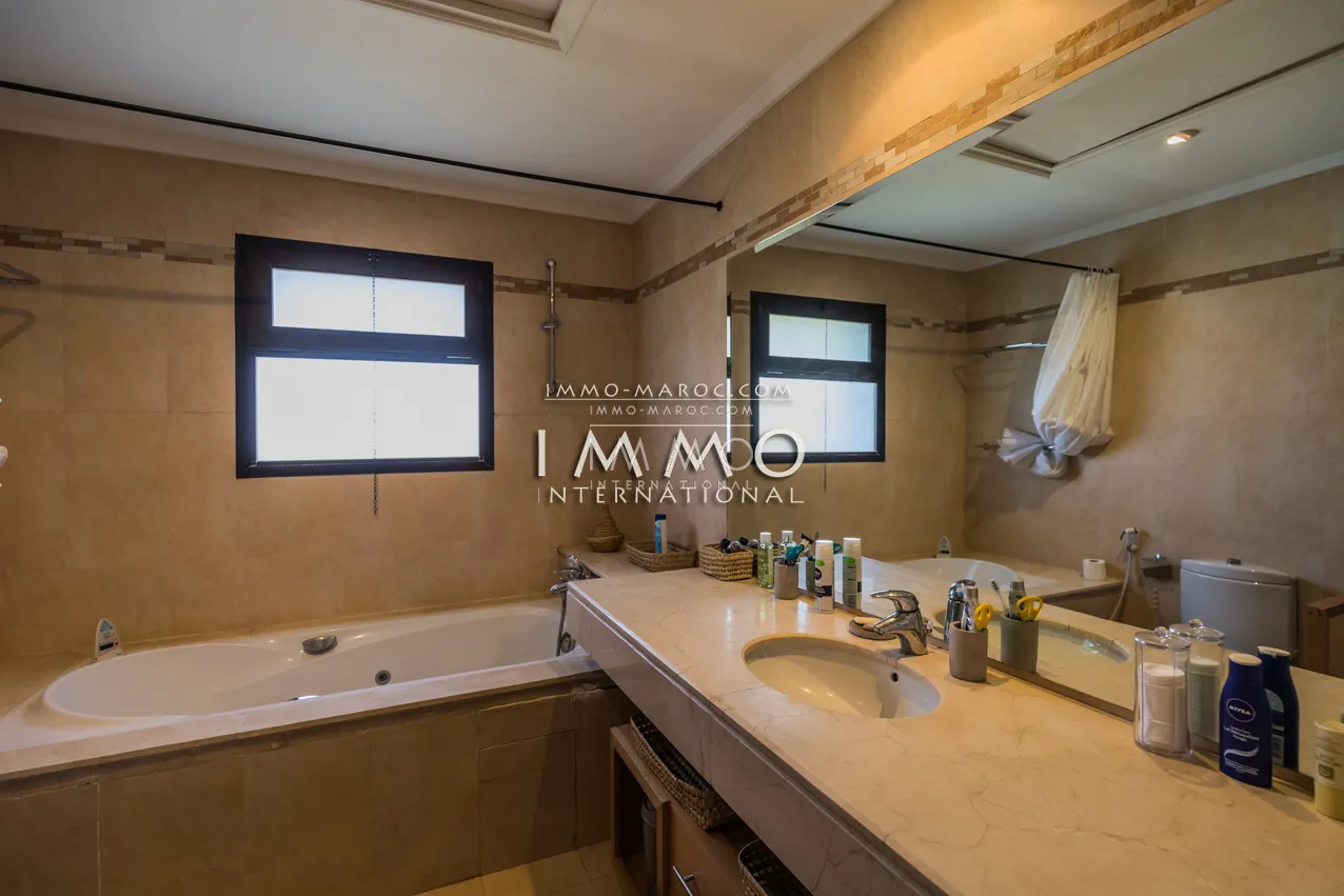 Appartement de trois chambres a vendre dans une résidence avec piscine marrakech
