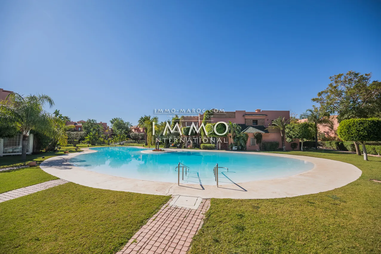 Appartement de trois chambres a vendre dans une résidence avec piscine marrakech
