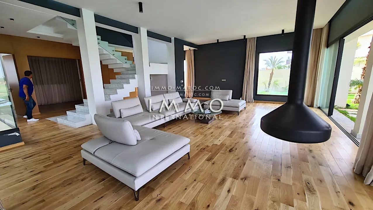 Maison contemporaine a vendre indépendante front de golf 