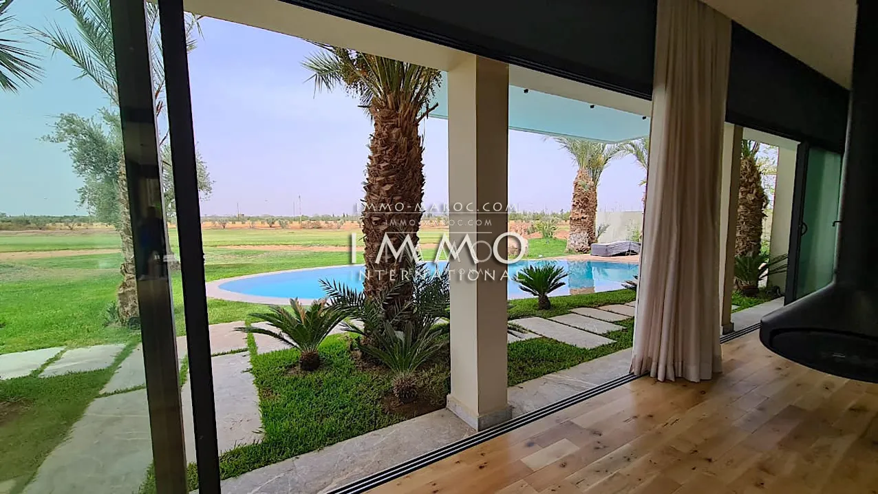 Maison contemporaine a vendre indépendante front de golf 