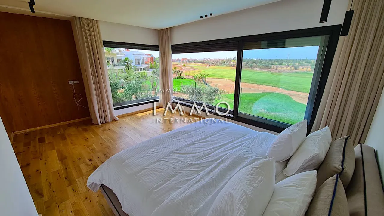 Maison contemporaine a vendre indépendante front de golf 