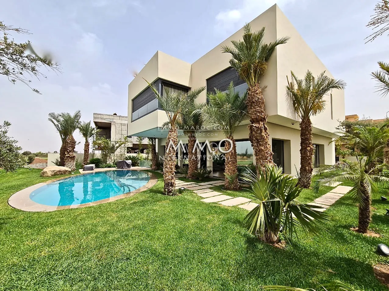 Maison contemporaine a vendre indépendante front de golf 