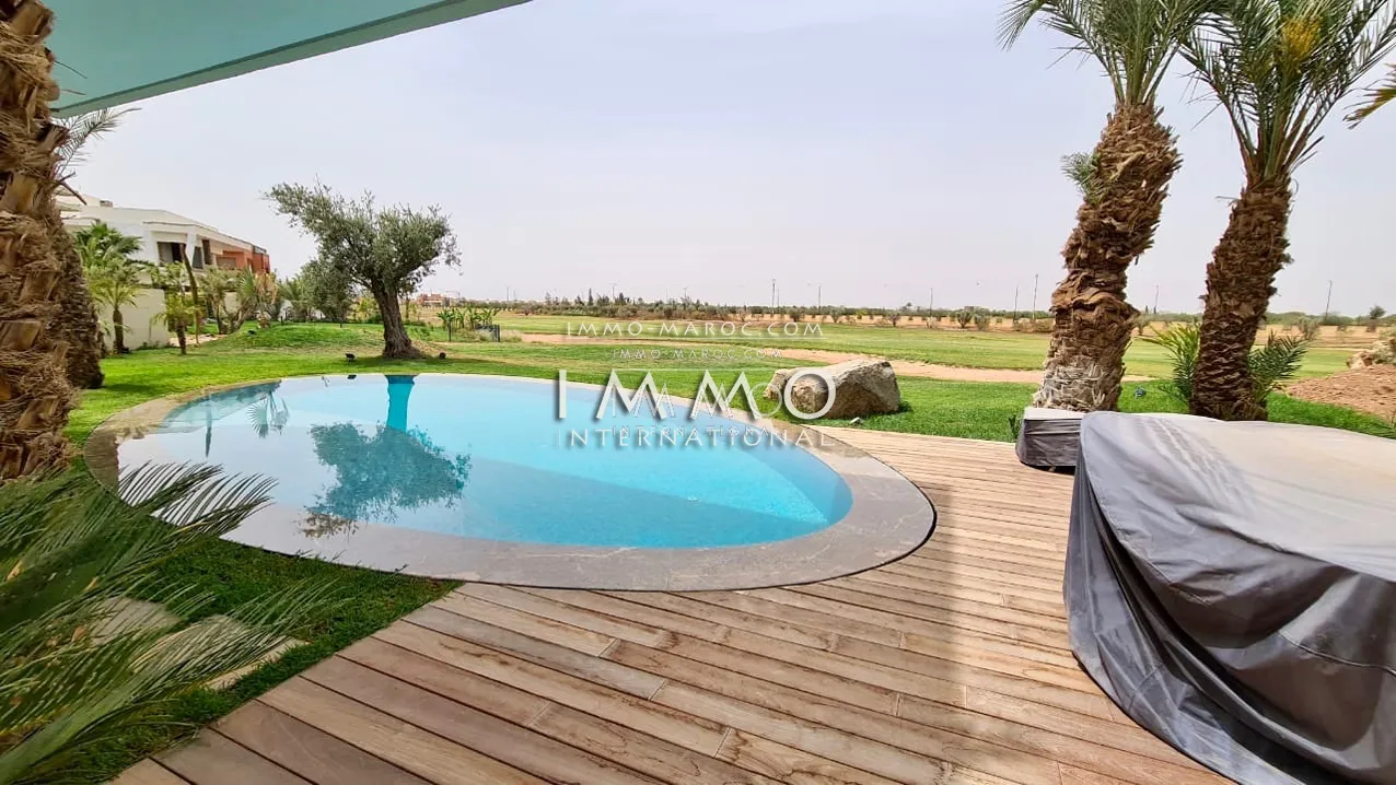 Maison contemporaine a vendre indépendante front de golf 