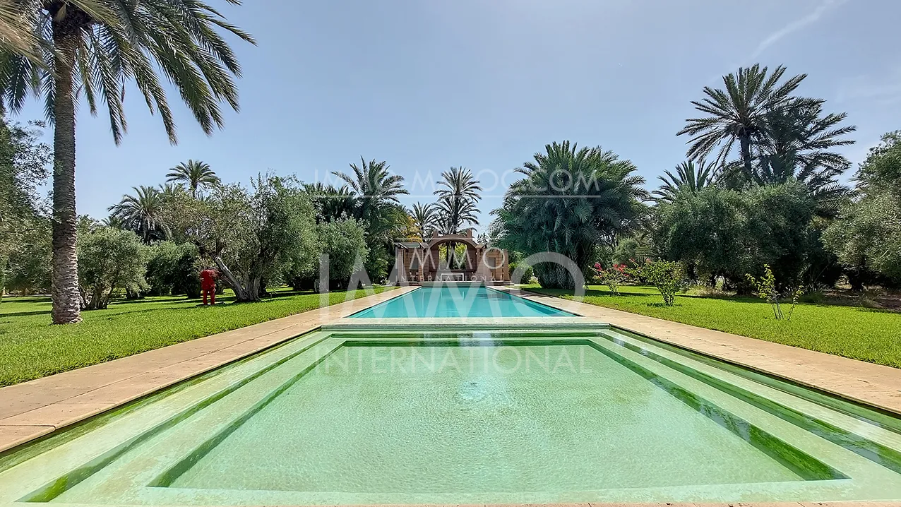 Tres belle propriété a vendre  situe au cœur de la palmeraie de marrakech