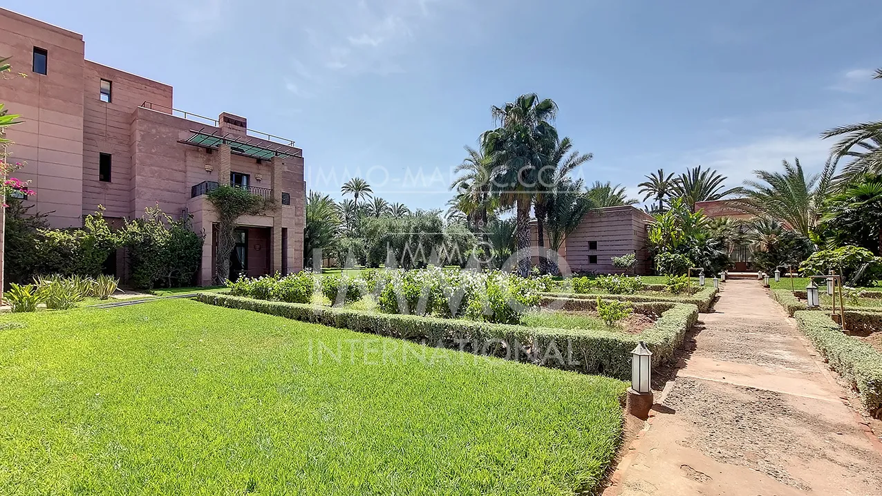 Tres belle propriété a vendre  situe au cœur de la palmeraie de marrakech
