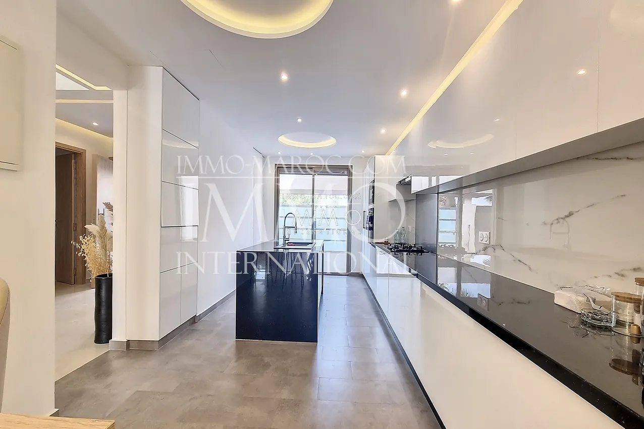 Superbe villa  contemporaine a vendre en premiere ligne de golf 