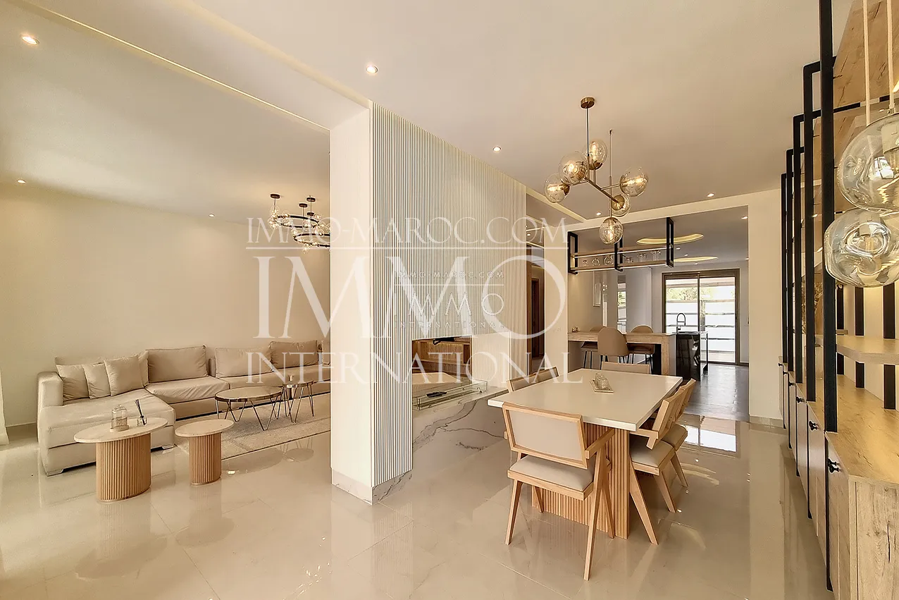 Superbe villa  contemporaine a vendre en premiere ligne de golf 