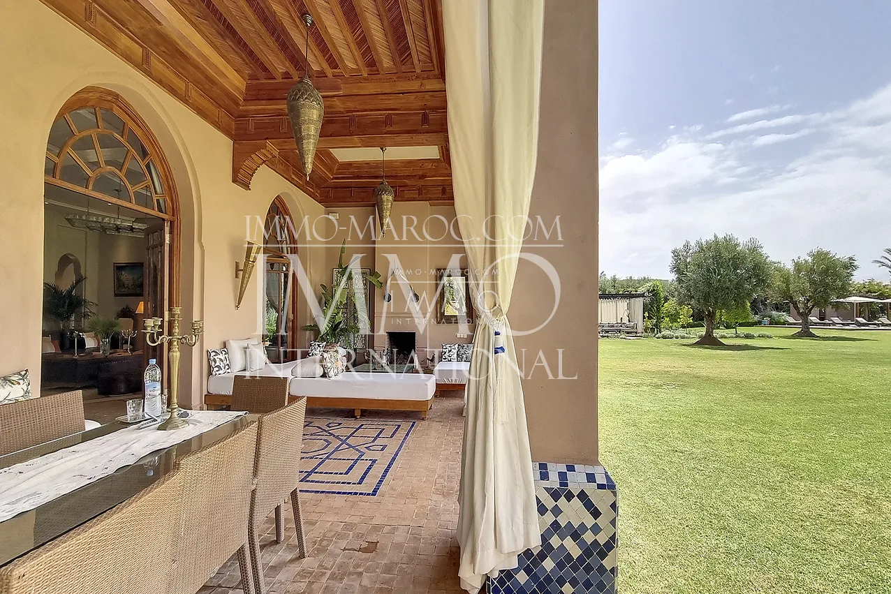 Villa d'architecture marocaine a vendre  dans une domaine privé marrakech