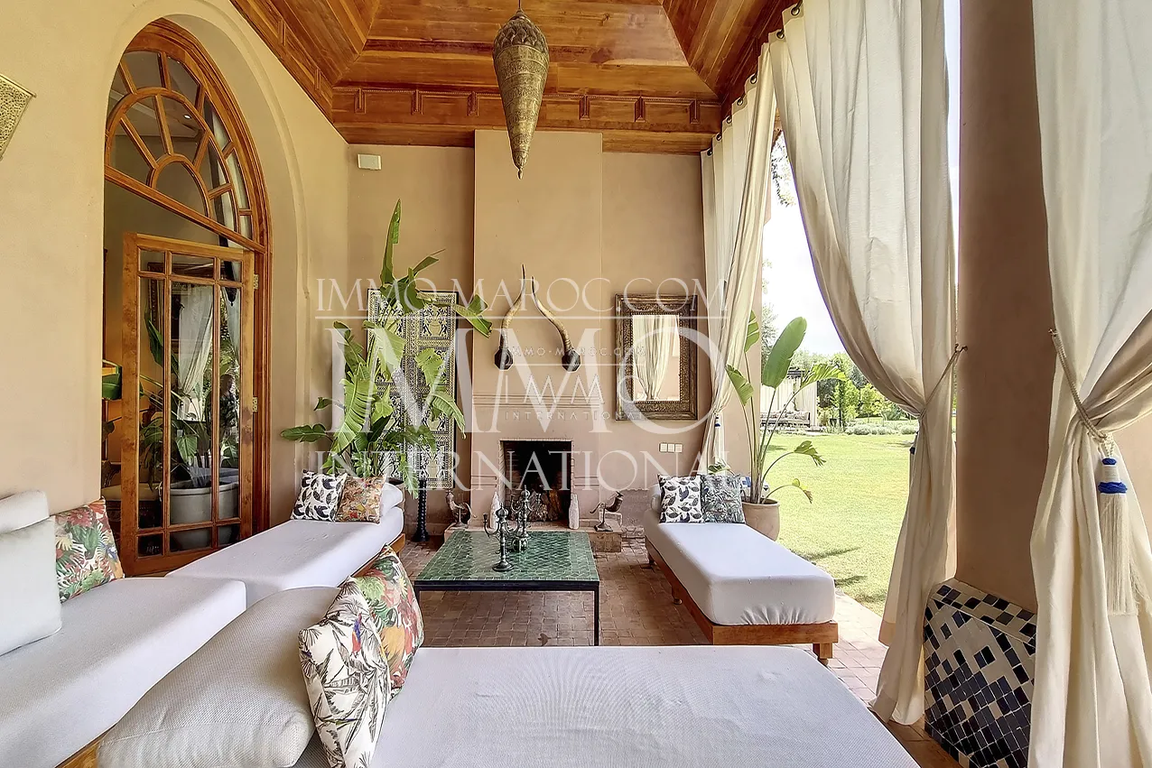 Villa d'architecture marocaine a vendre  dans une domaine privé marrakech