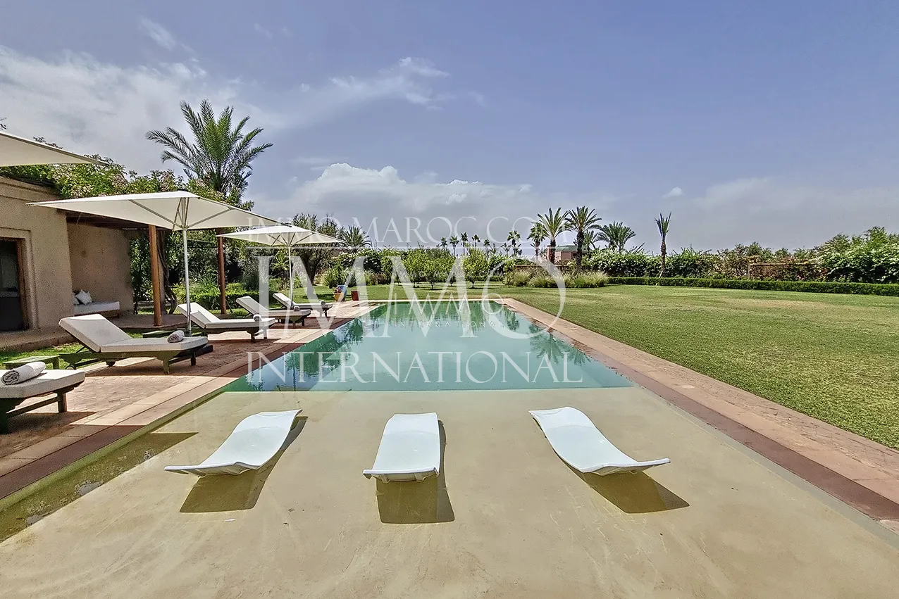 Villa d'architecture marocaine a vendre  dans une domaine privé marrakech