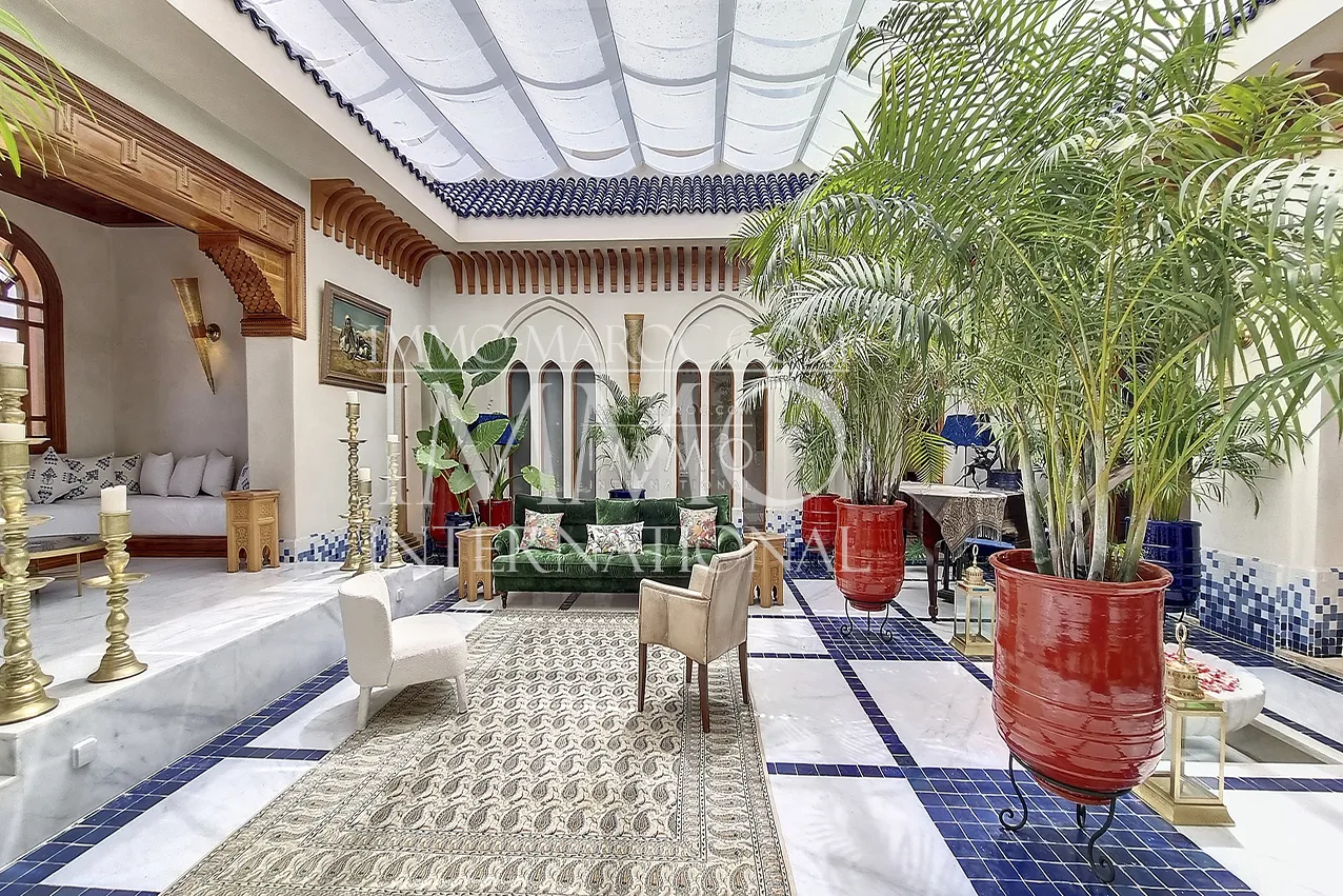 Villa d'architecture marocaine a vendre  dans une domaine privé marrakech