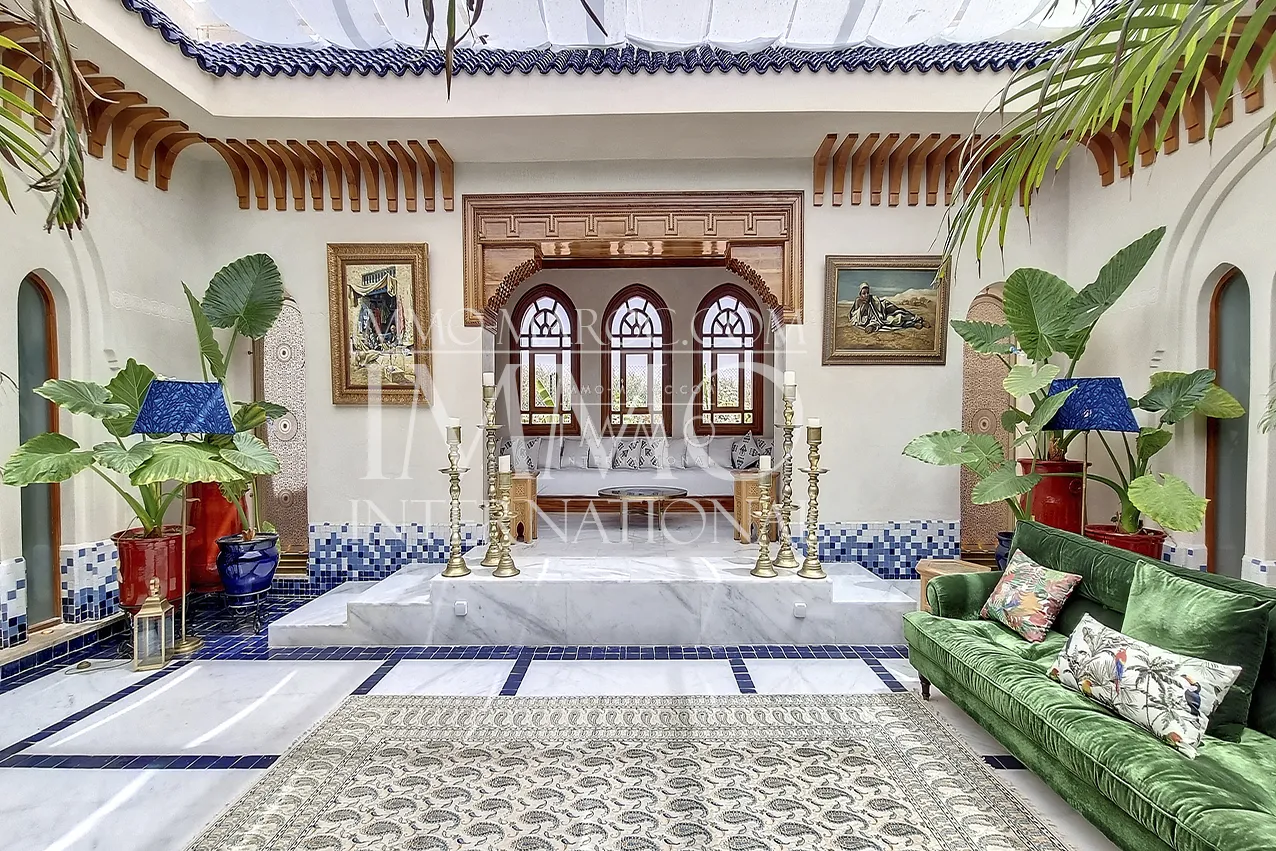 Villa d'architecture marocaine a vendre  dans une domaine privé marrakech