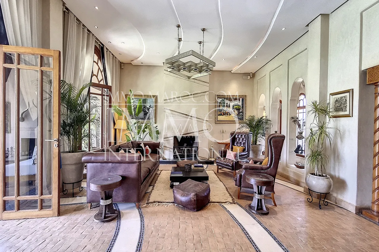 Villa d'architecture marocaine a vendre  dans une domaine privé marrakech