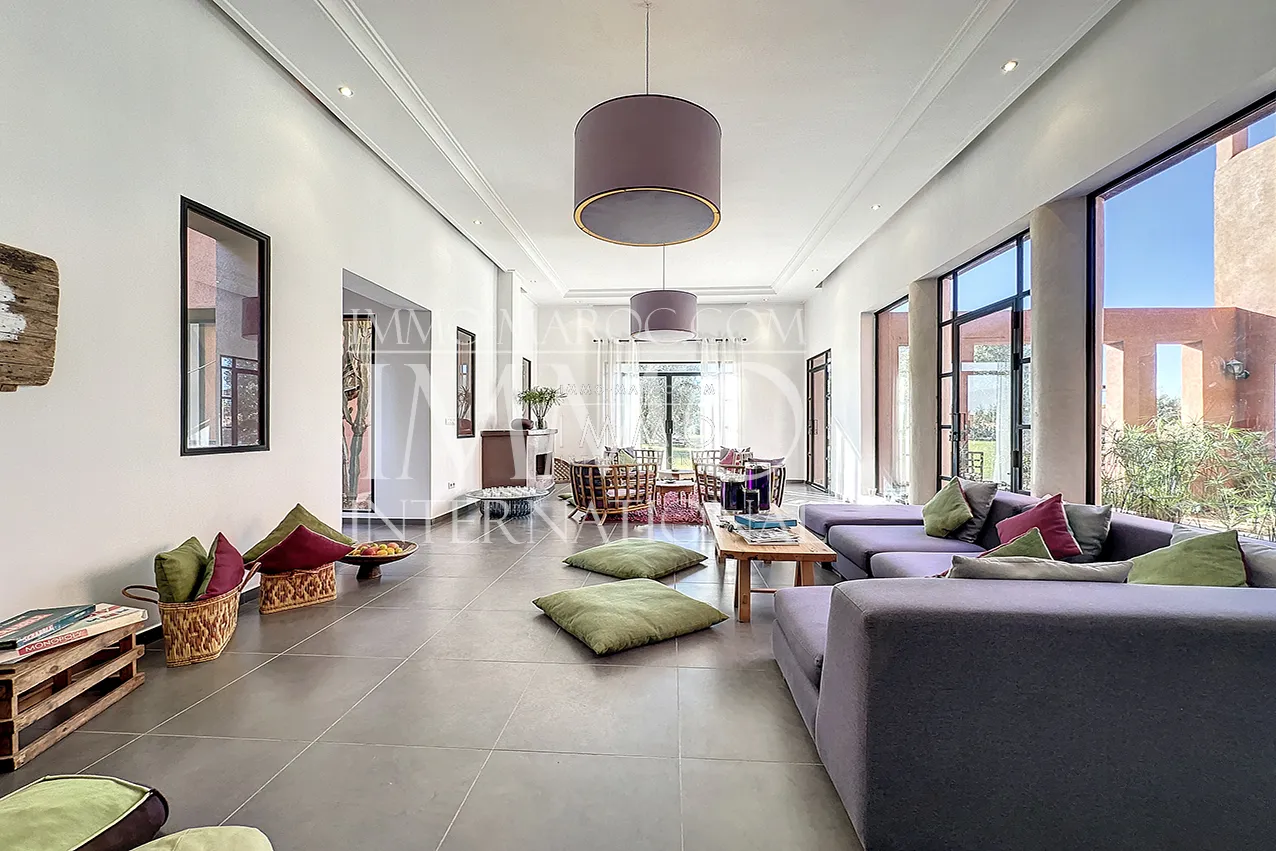 Maison contemporaine avec vna sur route d'amizmiz