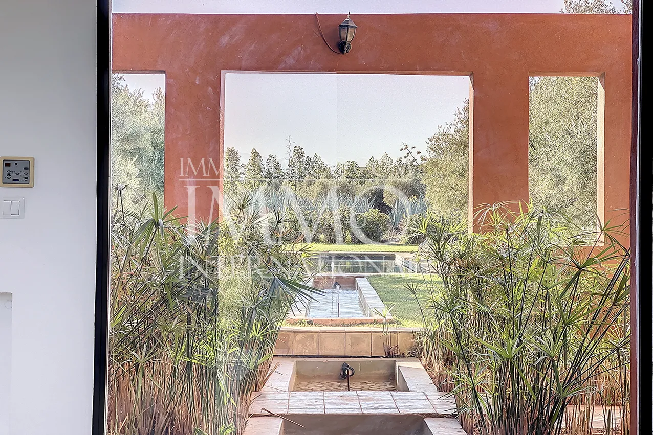 Maison contemporaine avec vna sur route d'amizmiz