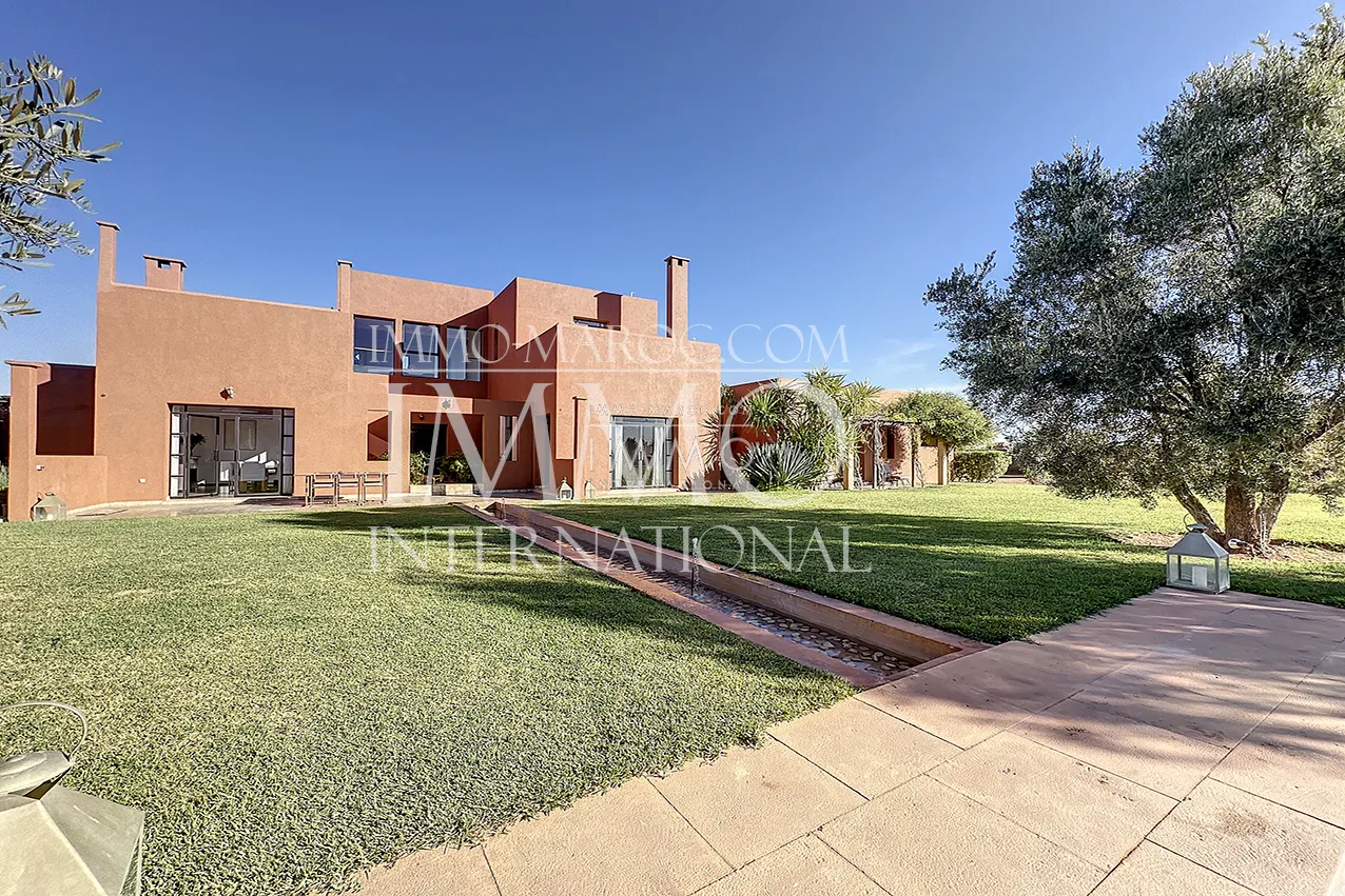 Maison contemporaine avec vna sur route d'amizmiz