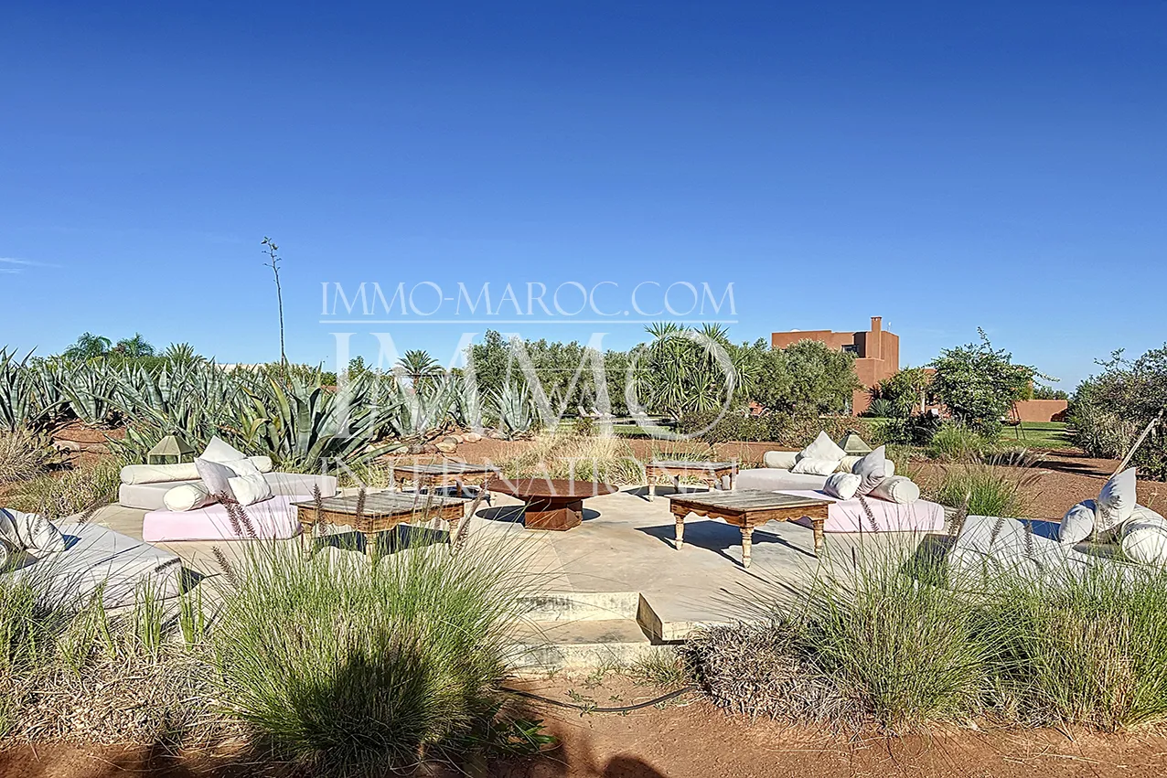 Maison contemporaine avec vna sur route d'amizmiz