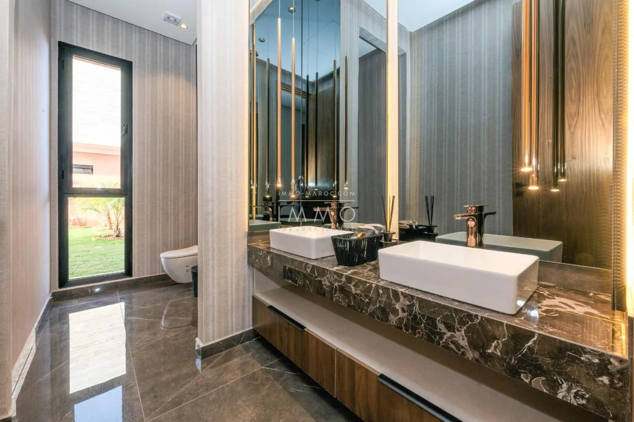 Villa comptemporaine a vendre avec vna km 10