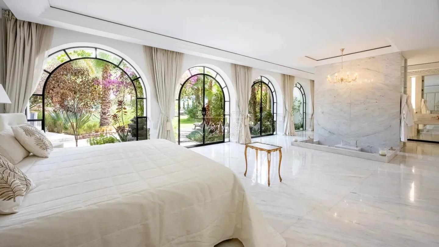 Villa de luxe  de plain-pied avec jardin d'exception