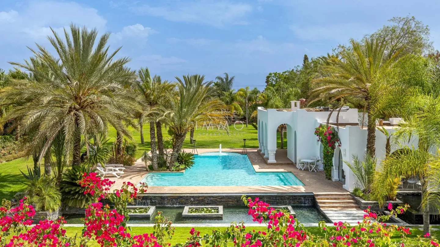 Villa de luxe  de plain-pied avec jardin d'exception