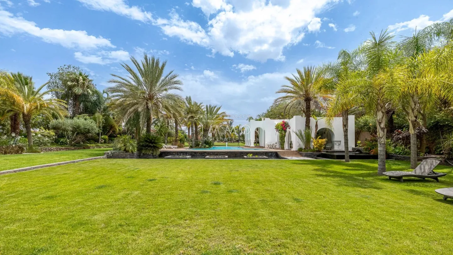 Villa de luxe  de plain-pied avec jardin d'exception