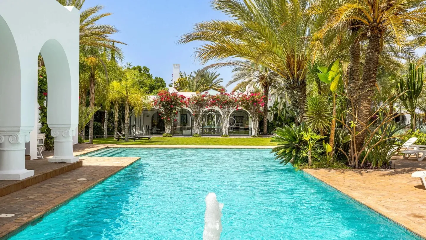 Villa de luxe  de plain-pied avec jardin d'exception