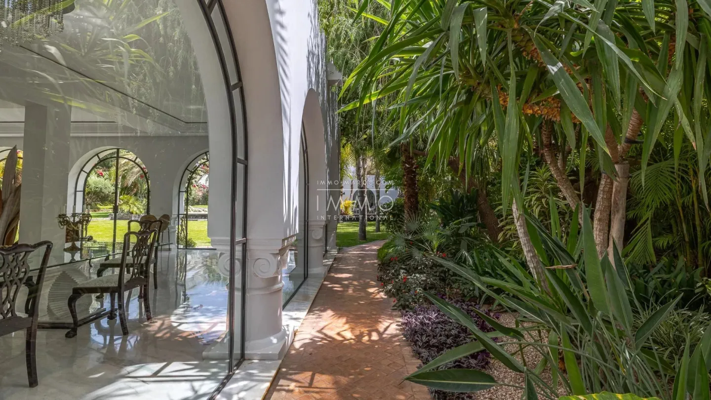 Villa de luxe  de plain-pied avec jardin d'exception