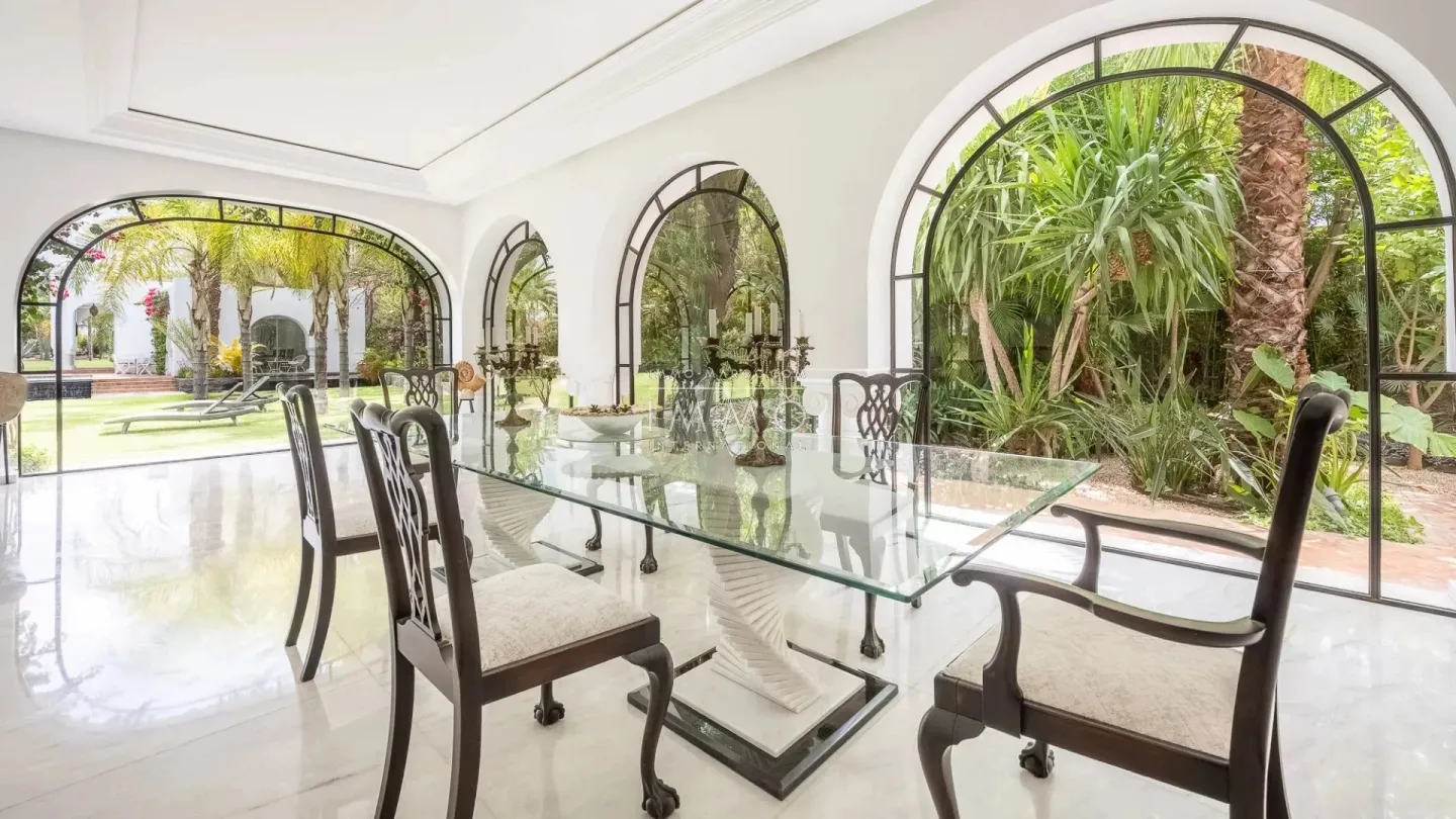 Villa de luxe  de plain-pied avec jardin d'exception