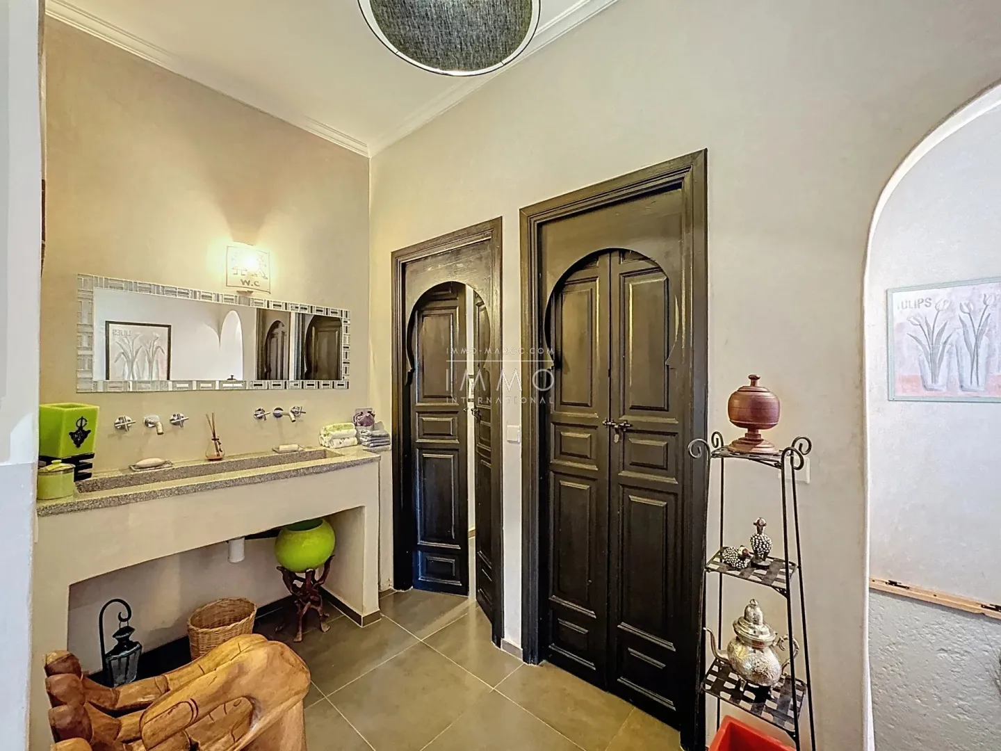 Villa à vendre route de sidi abdellah ghiat – 9 chambres – 600 m² – terrain 2,6 ha – vue atlas – vna – 5 bungalows