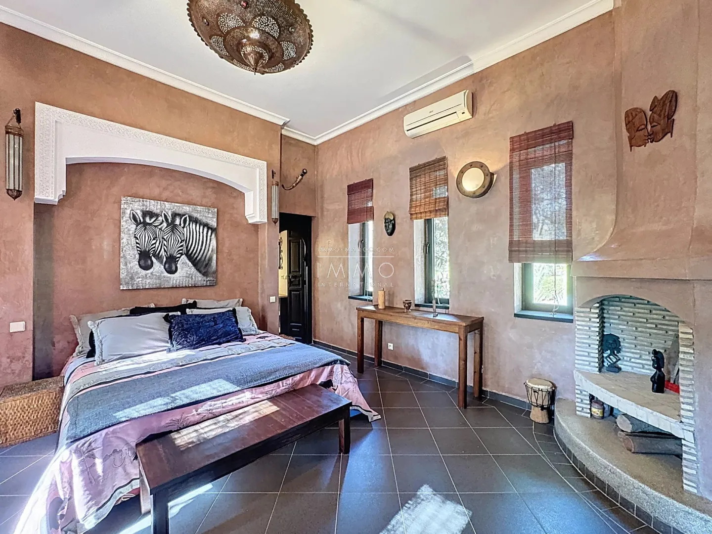 Villa à vendre route de sidi abdellah ghiat – 9 chambres – 600 m² – terrain 2,6 ha – vue atlas – vna – 5 bungalows